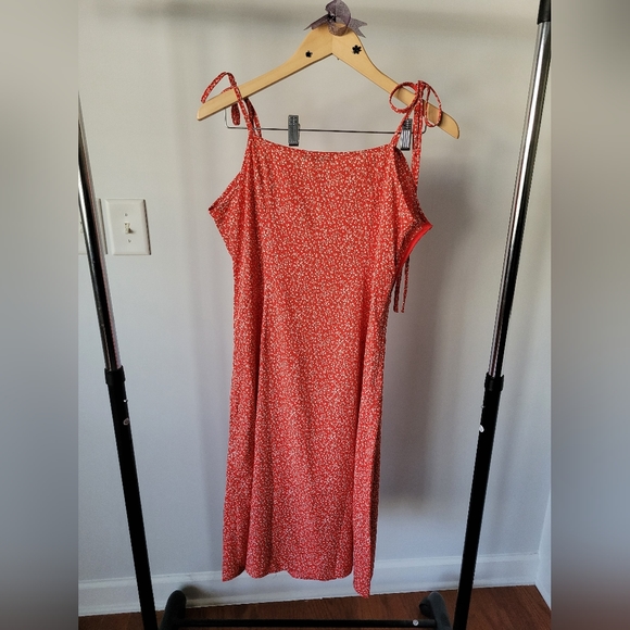 Red Floral Midi Dress - Picture 5 of 7